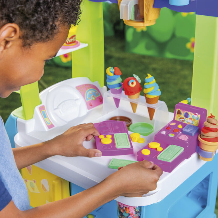 Play-Doh Kitchen Creations Ultimate Ice Cream Truck Playset, Jumbo Kitchen Food Truck Toy for Kids 3 Years and Up with 27 Accessories, 12 Cans, Realistic Sounds, Non-Toxic