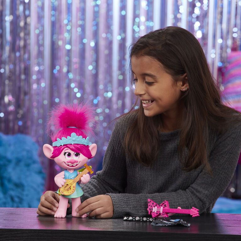 Trolls World Tour Pop To Rock Poppy Singing Doll English Version