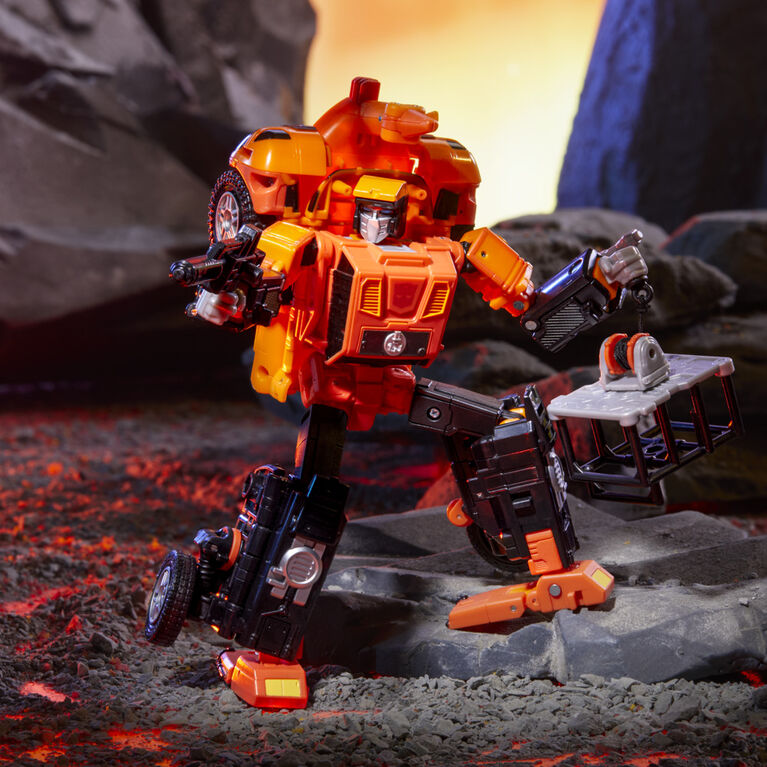 Transformers Legacy United Leader Class G1 Triple Changer Sandstorm Action Figure