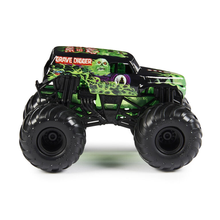 Monster Jam, Official Grave Digger Vs. Northern Nightmare Die-Cast Monster Trucks, 1:64 Scale