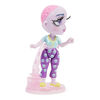 Zombaes Forever, Figurine surprise à collectionner avec accessoires pour poupées et cercueil (les styles peuvent varier), 8,9 cm