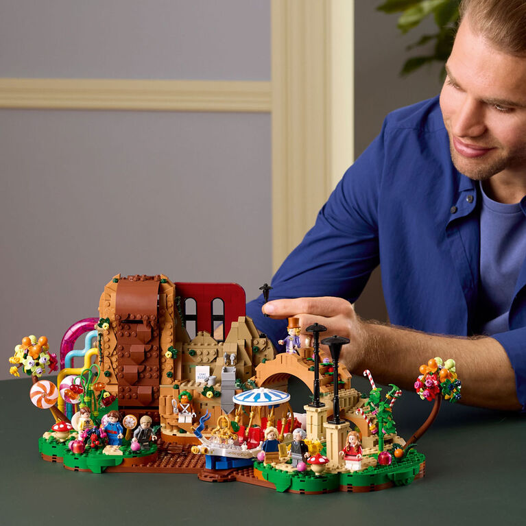 LEGO Ideas Willy Wonka et la Chocolaterie, Cadeau Nostalgique pour Adultes 21360