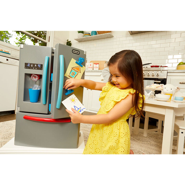 Little Tikes First Fridge Realistic Pretend Play Appliance for Kids - English Edition