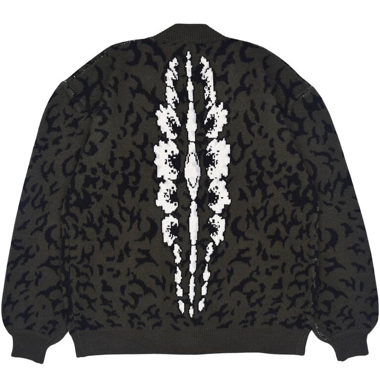 Steady Hands &ndash; Cardigan Godzilla Classique