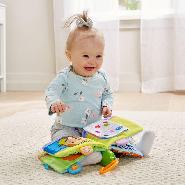 Peek & Play Baby Book - English Edition