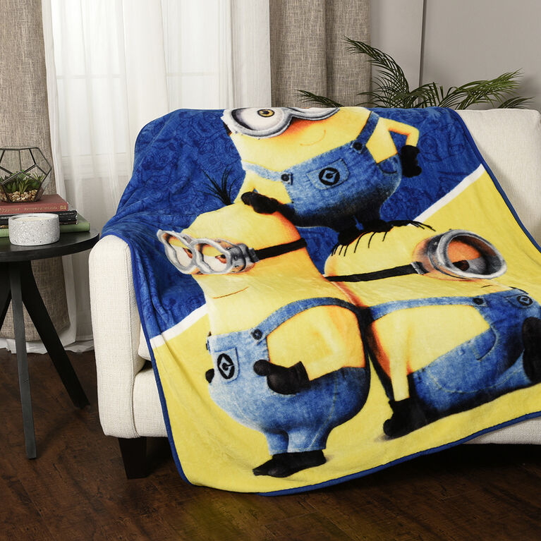 Minions Kids Fleece Throw Blanket (50x60")