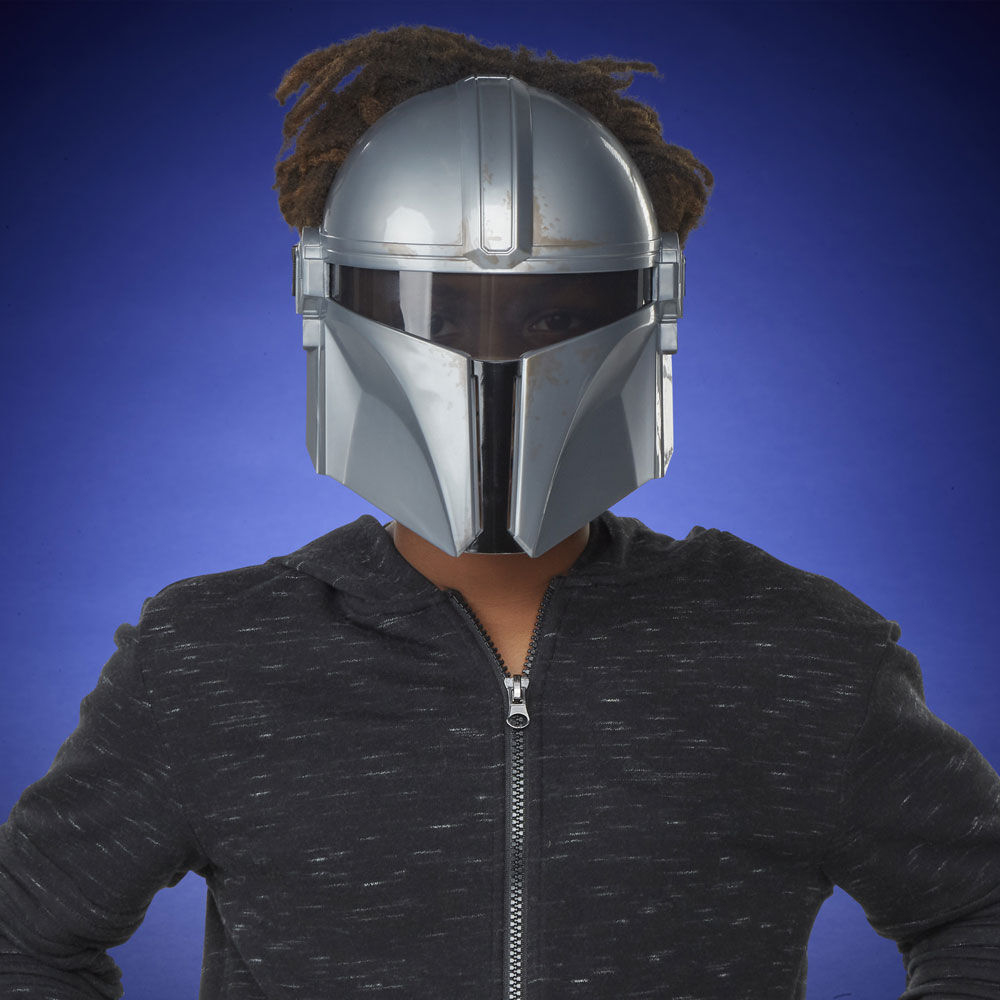 Mandalorian deals helmet kid
