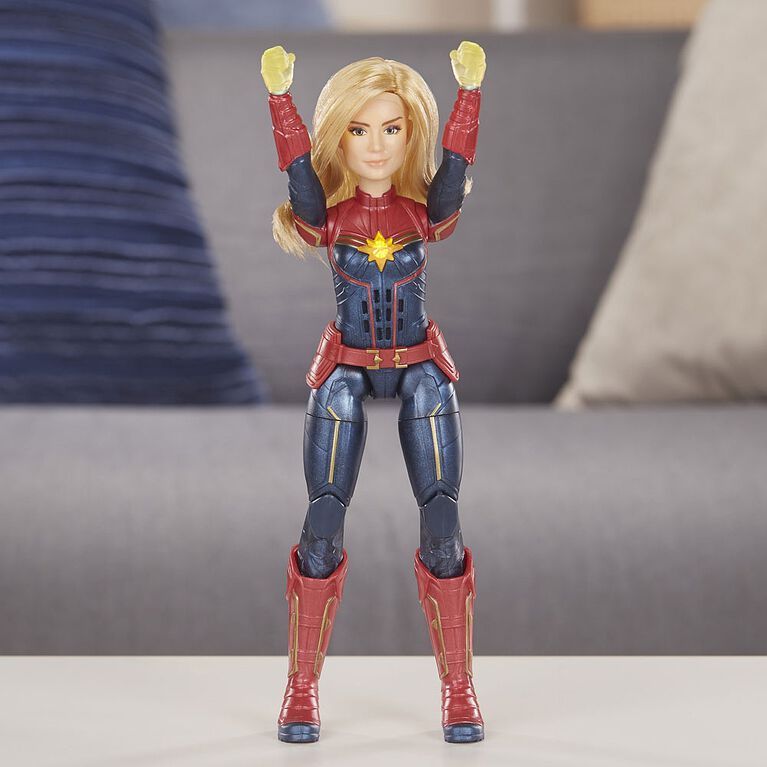 Captain Marvel - Photon Power FX Captain Marvel Electronic Super Hero Doll