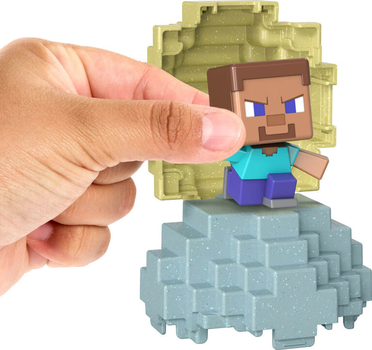Minecraft Mini Mode Spawn Egg with Surprise Mini Figure Inspired the Movie (Characters May Vary)