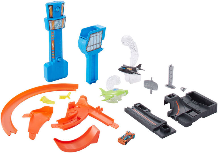 Hot Wheels Jet Jump Airport Playset