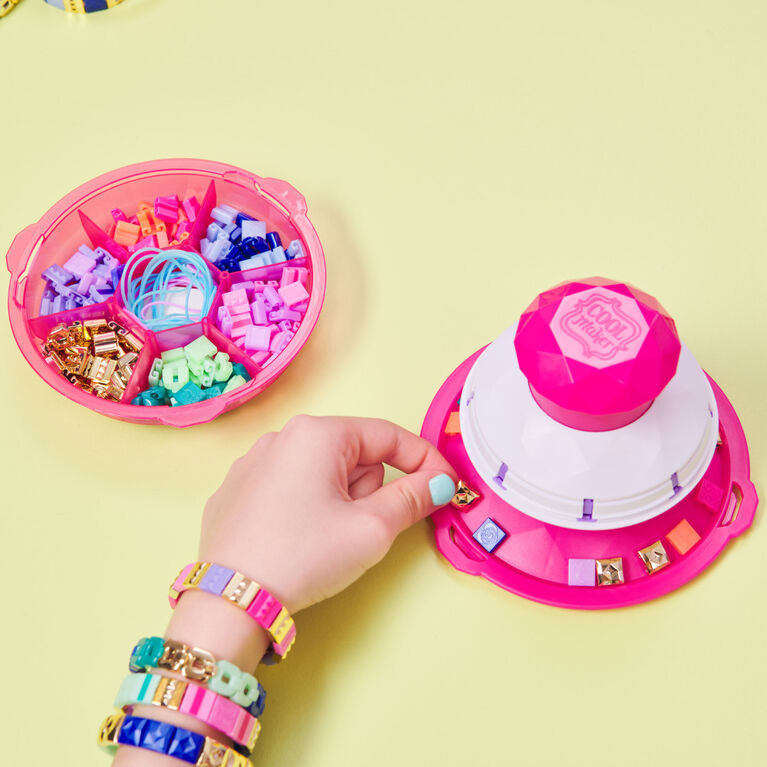 Cool Maker PopStyle Bracelet Maker, 170 superbes perles, 10 bracelets, rangement, coffret de fabrication de bracelets d'amitié, jouets d'art et de loisirs créatifs