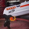 Nerf Ultra - Blaster Three, à pompe, chargeur intégré 8 fléchettes, 8 fléchettes Nerf Ultra, compatible uniquement avec fléchettes Nerf Ultra