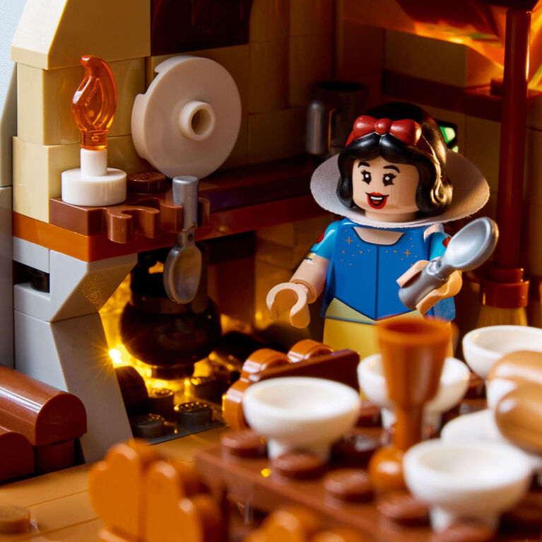 LEGO Disney Snow White and the Seven Dwarfs' Cottage Build and Display Set 43242