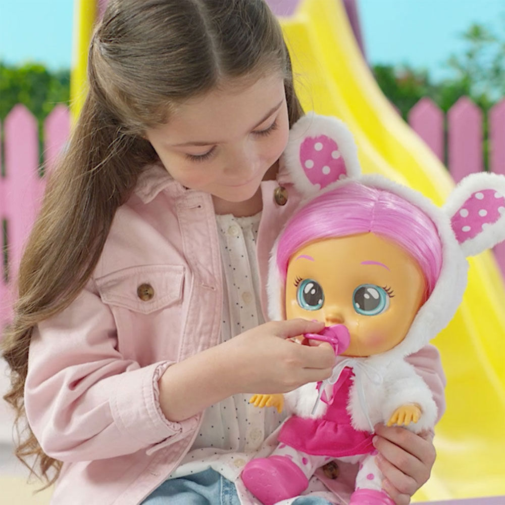 Cry baby doll sales toys r us