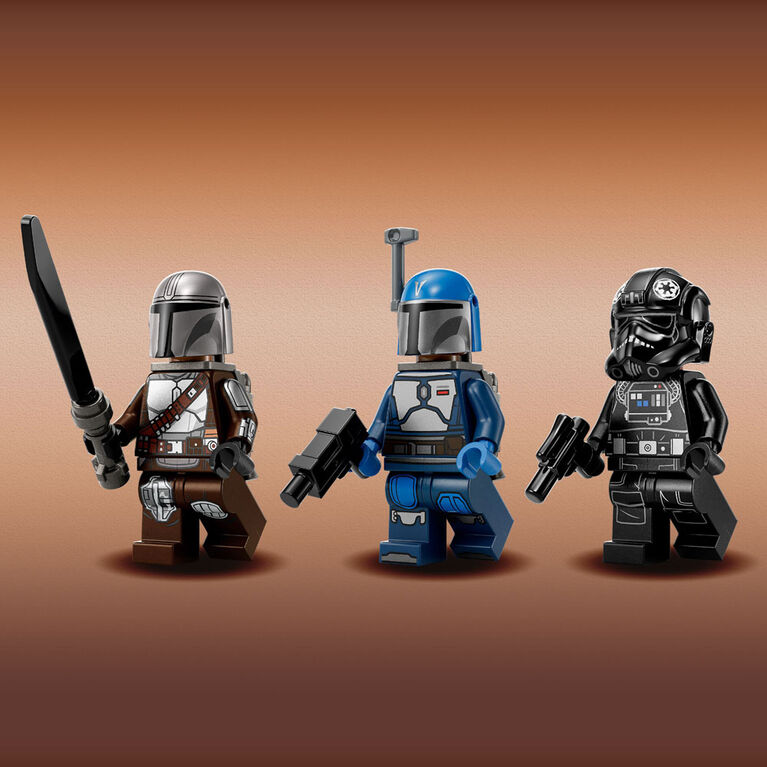 LEGO Star Wars Le chasseur Fang mandalorien contre l'Intercepteur TIE 75348 (957 Pièces)