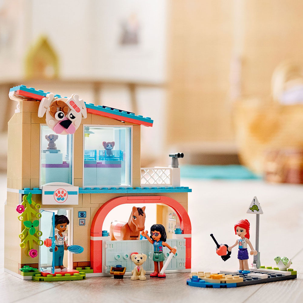 LEGO Friends Heartlake City Vet Clinic 41446 258 pieces