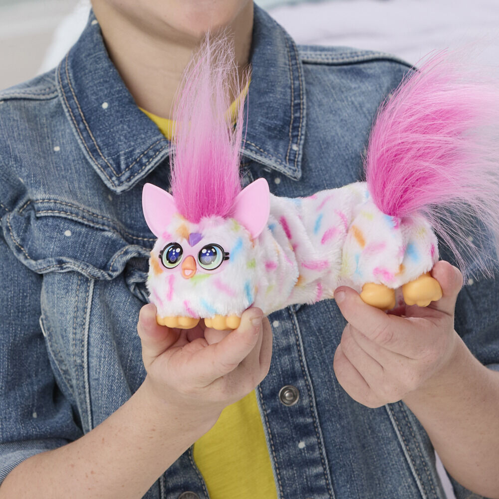 Furby DJ Furblets Berry-Cup-Cake, jouet en peluche