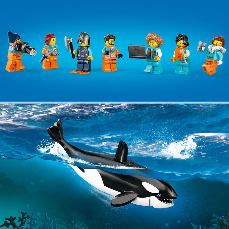 LEGO City 60368 - Le Navire d'Exploration Arctique, Grand Jouet avec Bateau  Flottant, Hélicoptère, Sous-Marin, Épave de Viking, 7 Minifigurines et  Figurine d'Orque pas cher 