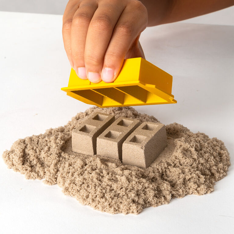 Kinetic Sand, Dig & Demolish Playset with 1lb Kinetic Sand and Toy Truck, Play Sand Sensory Toys