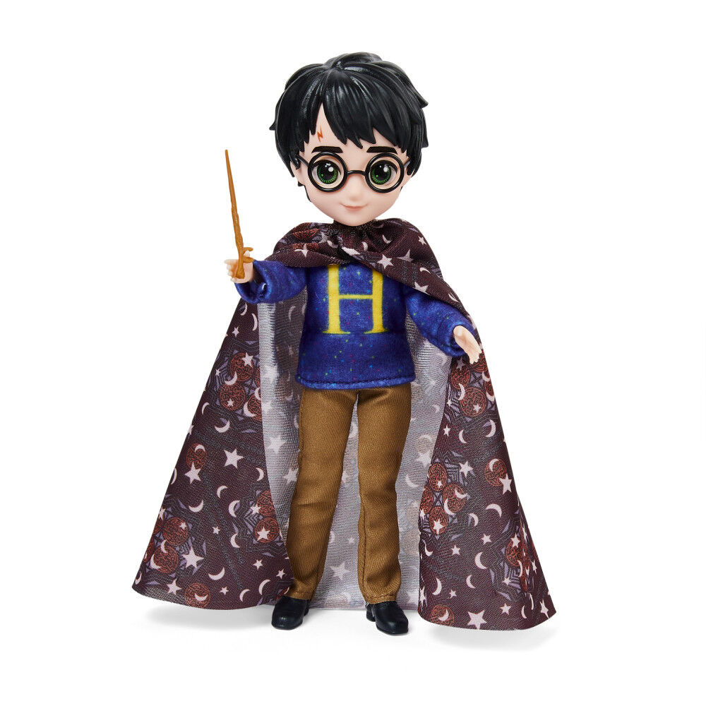 Wizarding World Harry Potter, 8-inch Harry Potter Doll Gift Set with  Invisibility Cloak and 5 Doll Accessories