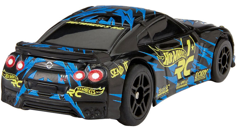 Hot Wheels - Véhicule téléguidé Nissan GT-R (R35) 2017, échelle 1:64