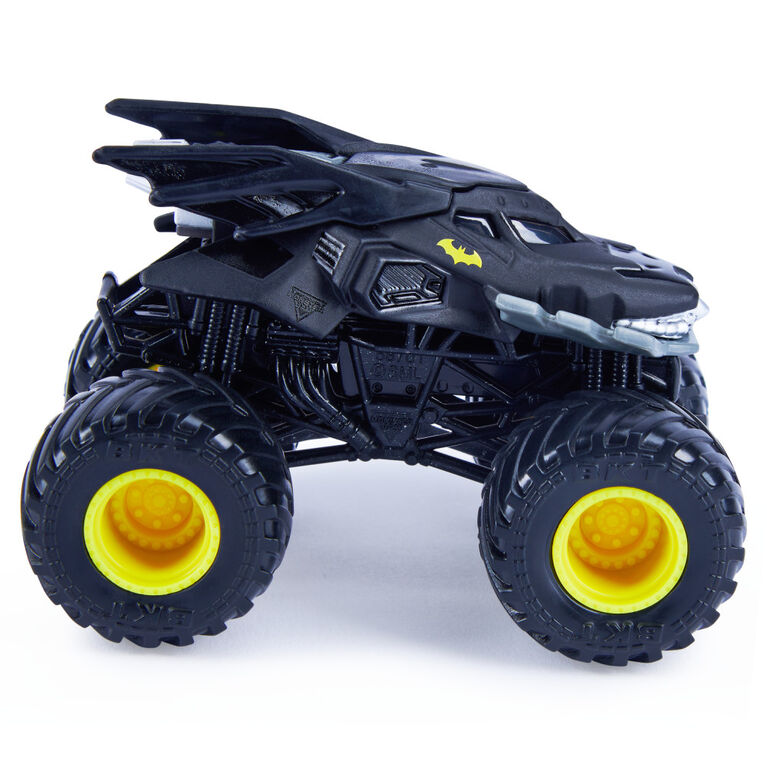 Monster Jam, Official Batman Truck, Die-Cast Vehicle, Heroes and Villians Series, 1:64 Scale