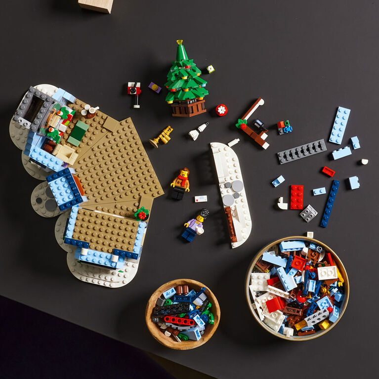 LEGO La visite du père Noël 10293 Ensemble de construction (1 445 pièces)