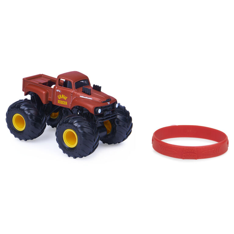 Monster Jam, Official Grave Digger Monster Truck, Die-Cast Vehicle, Retro Rebels Series, 1:64 Scale
