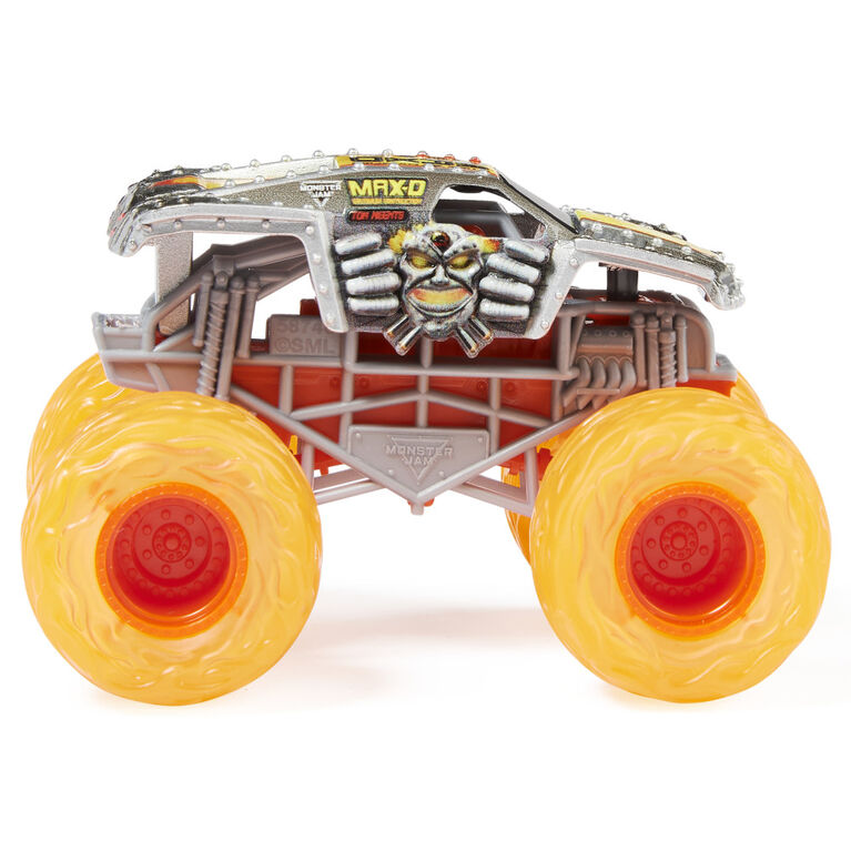 Monster Jam, Official EarthShaker Vs. Max-D Die-Cast Monster Trucks, 1:64 Scale