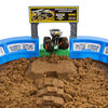 Monster Jam, Coffret Monster Dirt Arena de 60 cm avec 907 g de Monster Dirt et monster truck Monster Jam exclusif en métal moulé à l'échelle 1:64 - Édition anglaise