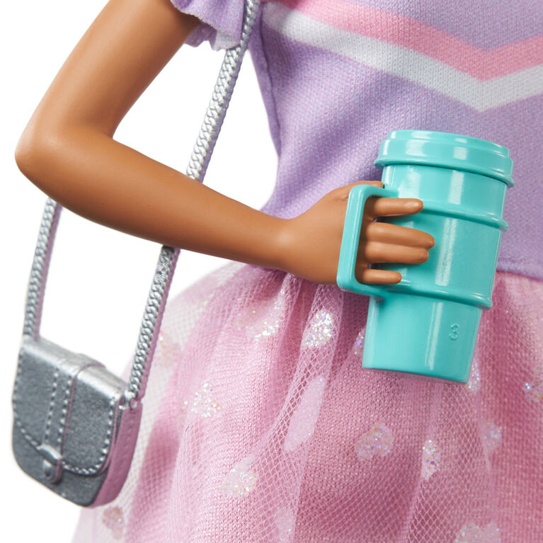 Poupée ​Teresa Barbie Princess Adventure de 29,2 cm (11,5 po) vêtue d'une tenue et d'accessoires