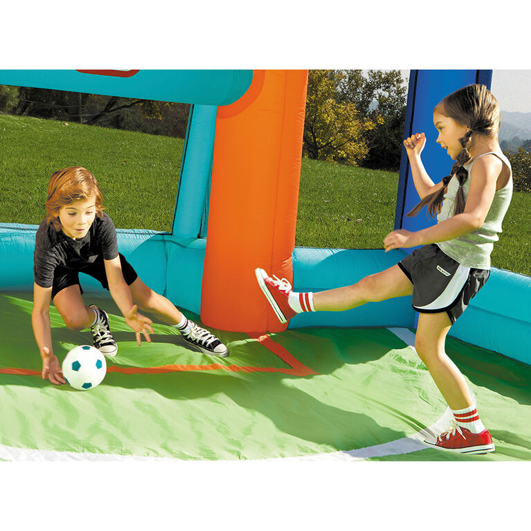 Énorme terrain gonflable de soccer et basket-ball de jardin Little Tikes