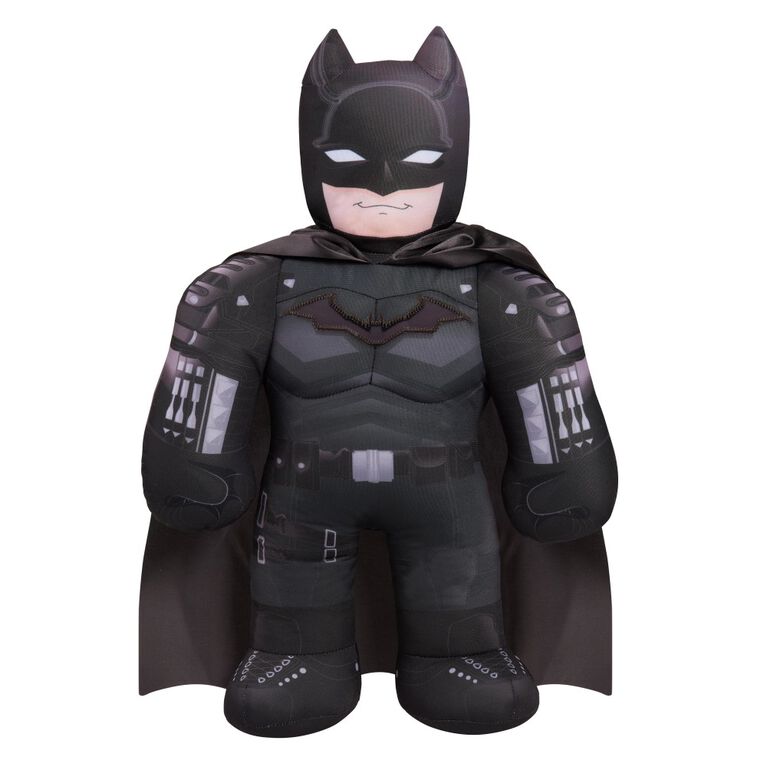 The Batman Bashin' Battler Batman Talking 18-Inch Plush Toy with Light-up Chest and Action Phrases - English Edition
