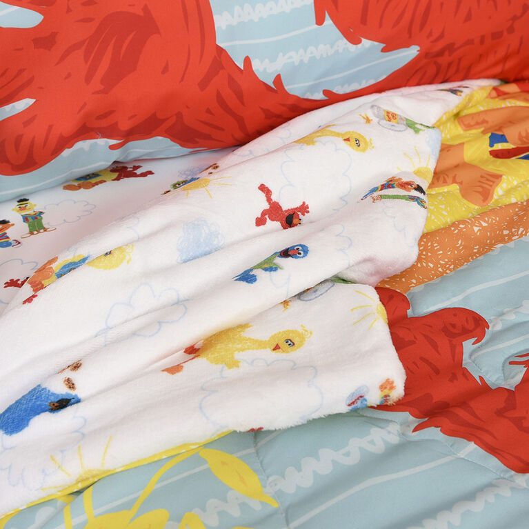 Ensemble de 3 pièces de literie Sesame Street pour lit de tout-petit avec couette réversible, drap-housse et taie d'oreiller par Nemcor