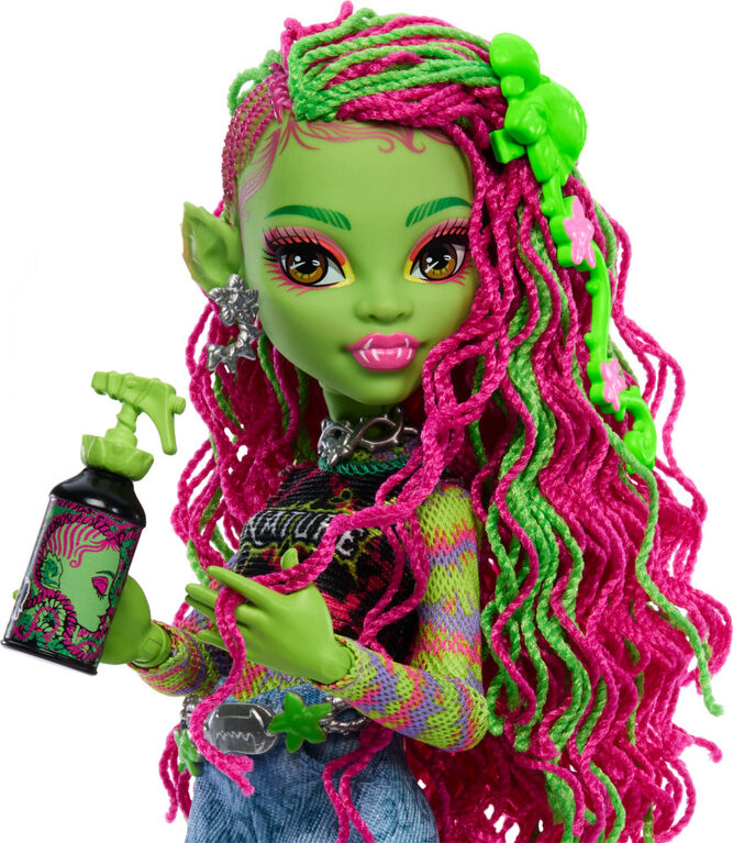 Monster High Venus McFlytrap Fashion Doll with Pet Chewlian and Accessories