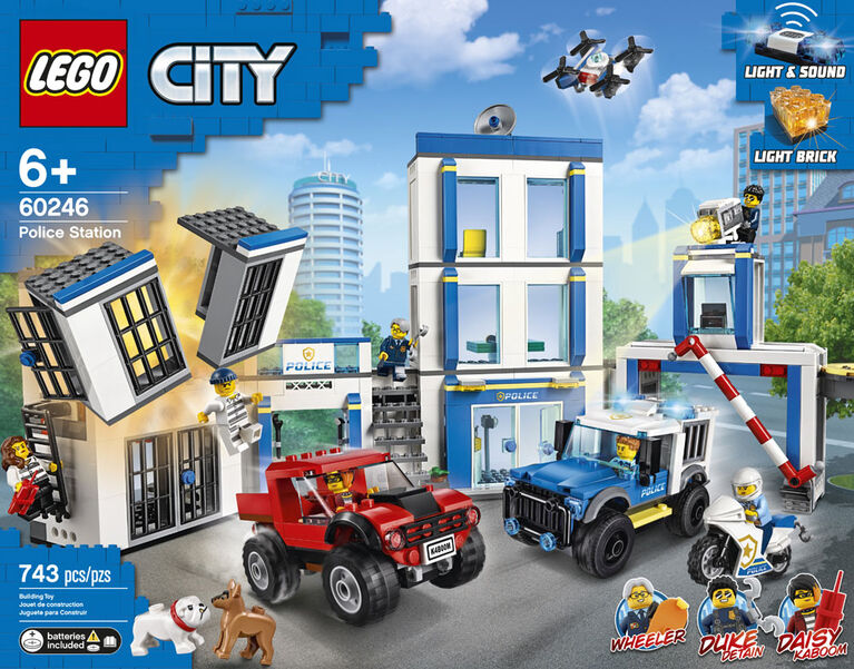 sukker Knop Se venligst LEGO City Police Station 60246 (743 pieces) | Toys R Us Canada