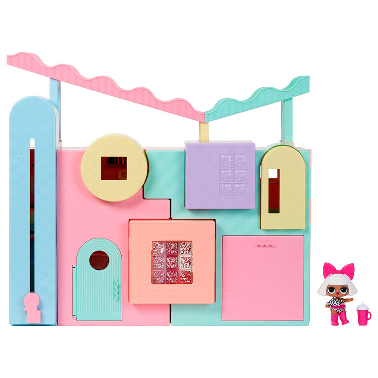 L.O.L. Surprise Squish Sand Magic House with Tot