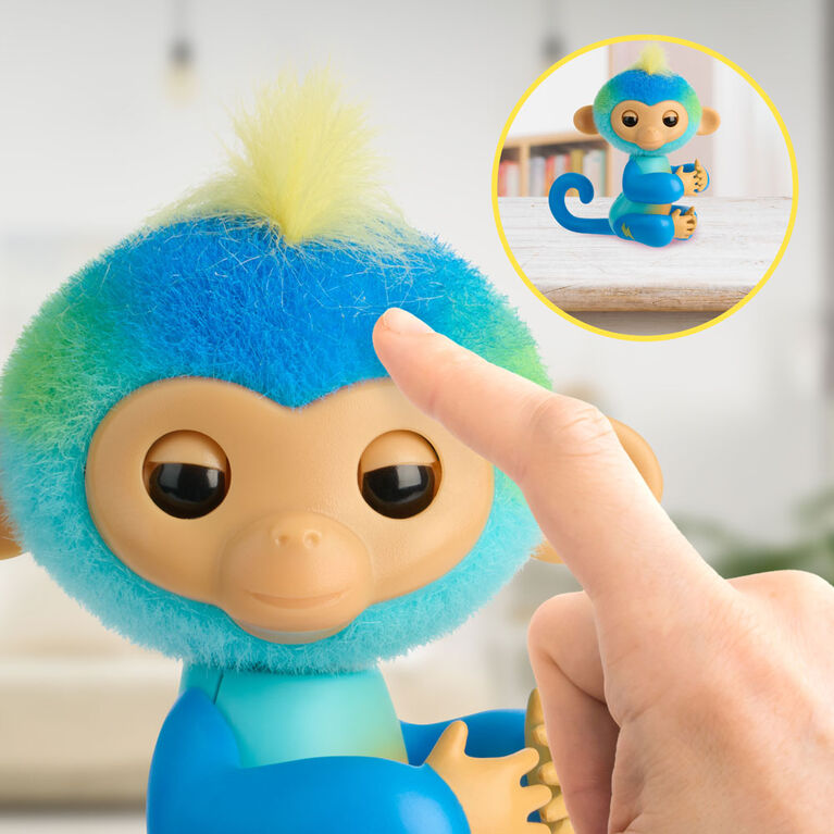 Fingerlings Interactive Baby Monkey Leo