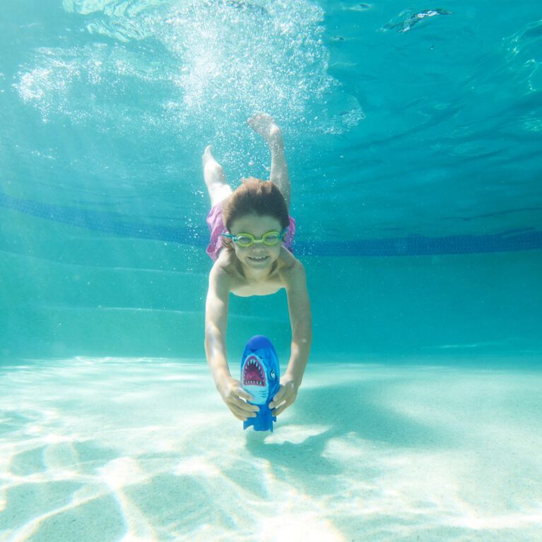 7 jeux sympas pour s'amuser dans la piscine