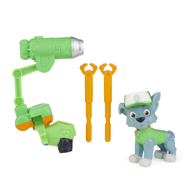 PAW Patrol, Movie Collectible Rocky Action Figure with Clip-on Backpack and 2 Projectiles