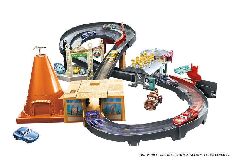 Disney/Pixar - Les Bagnoles - Coffret de jeu Course dans Radiator Springs.