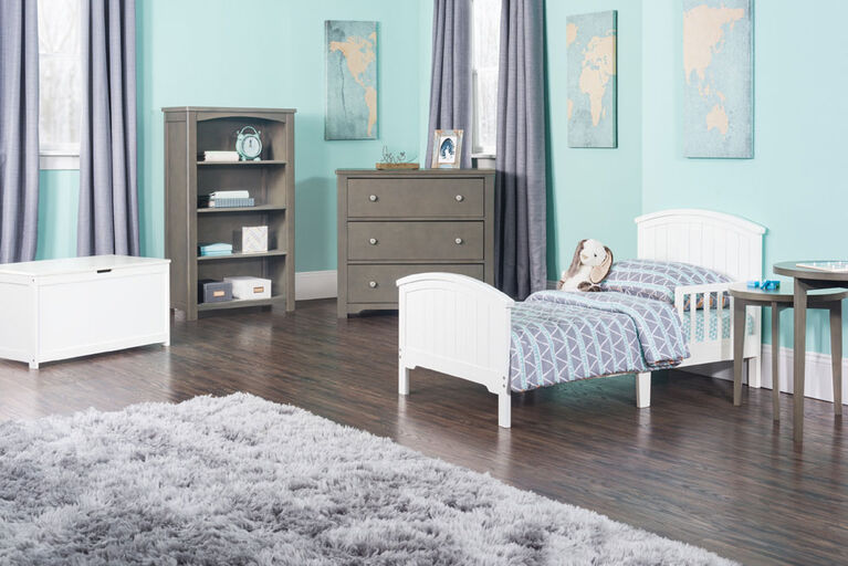 Hampton Toddler Bed with Rails, Matte White Toys R Us Canada