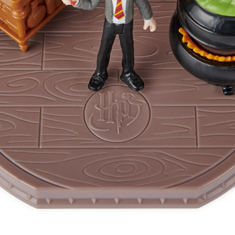 Wizarding World, Magical Minis, Potions Classroom avec figurine Harry Potter exclusive et accessoires
