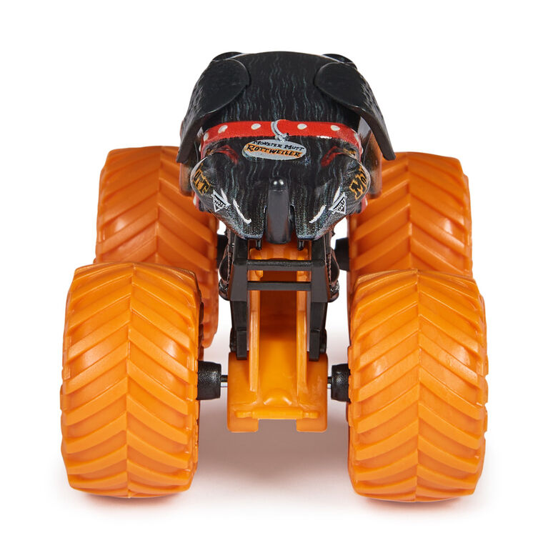Monster Jam, Official Monster Mutt Rottweiler Monster Truck, Die-Cast Vehicle, 1:64 Scale