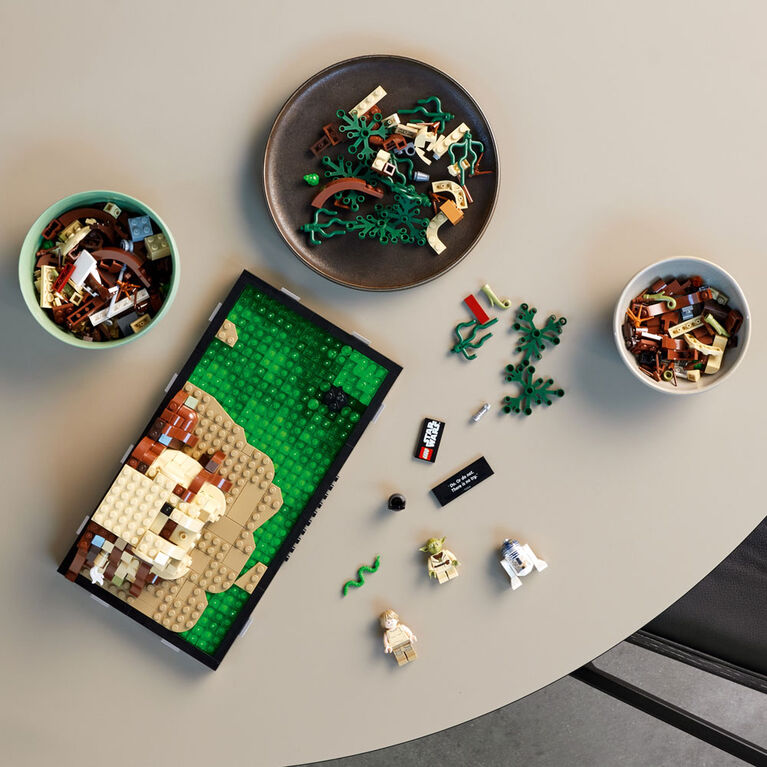 LEGO Star Wars Diorama de l'entraînement Jedi sur Dagobah 75330 ; Ensemble de construction (1000 pièces)