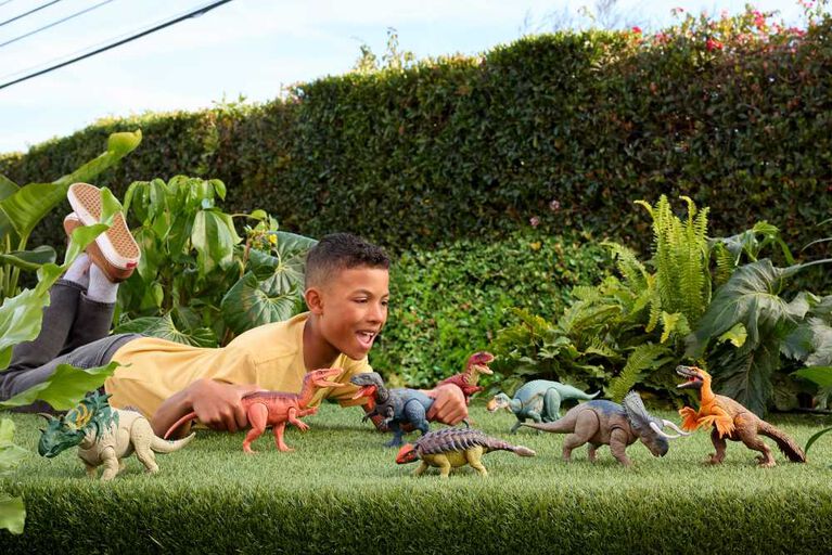 Jurassic World Rebirth Wild Roar Utahraptor Dinosaur Toy, Tail Controlled Attack Chomp & Sound