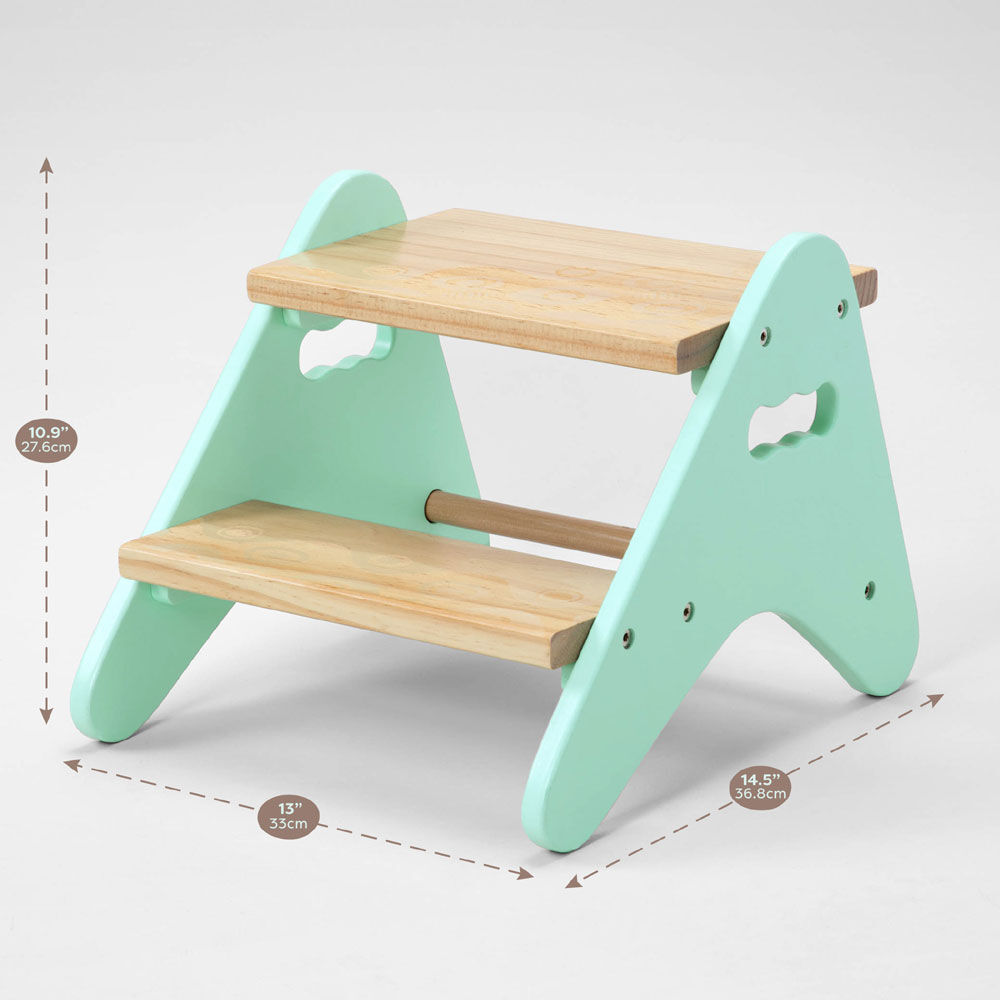 B spaces store step stool