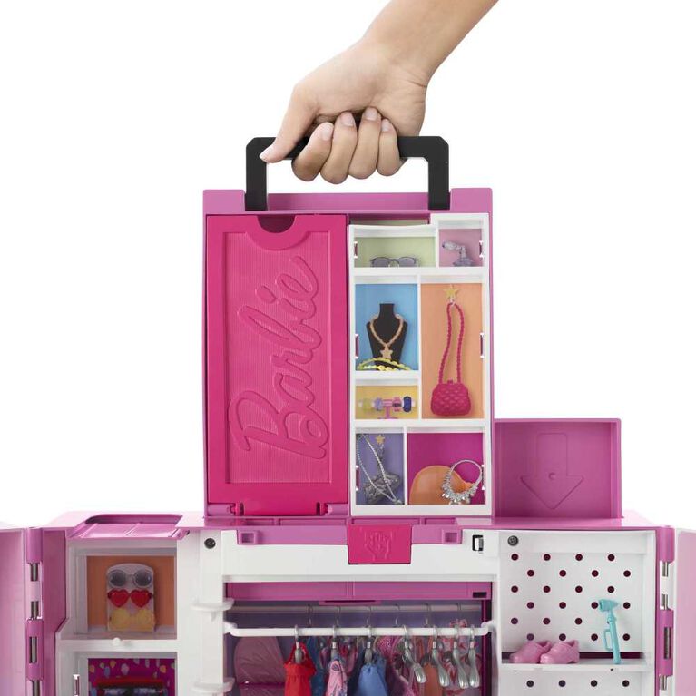  Barbie: DOLL CLOTHES & CLOSETS