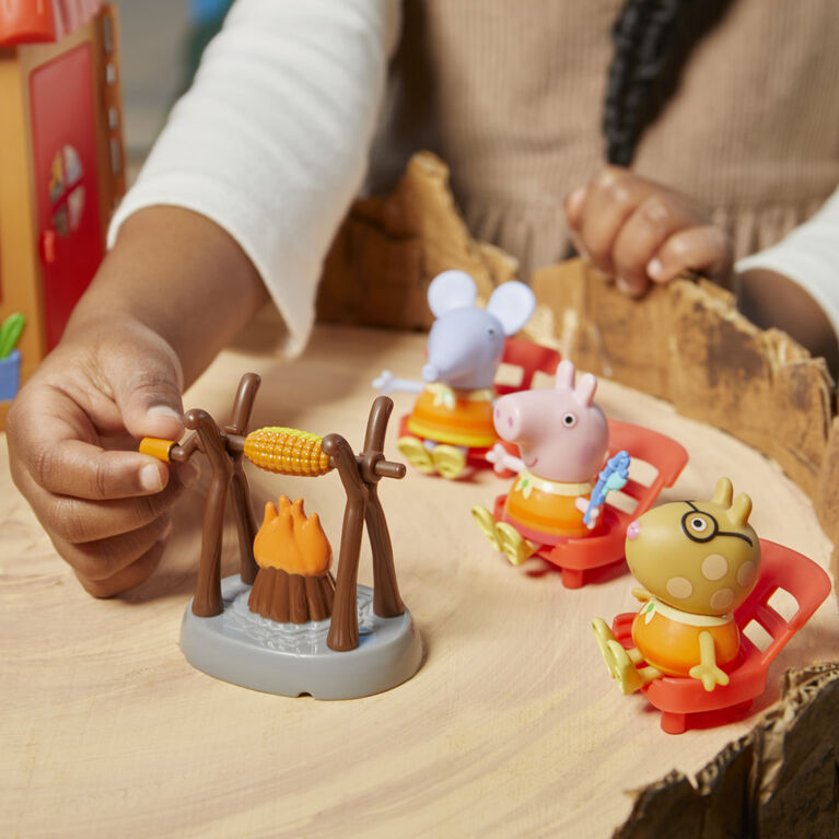 Peppa's Woodland Club La cabane forestière, inclut 1 cabane, 3 figurines de 7,5 cm et 6 accessoires - Notre exclusivité