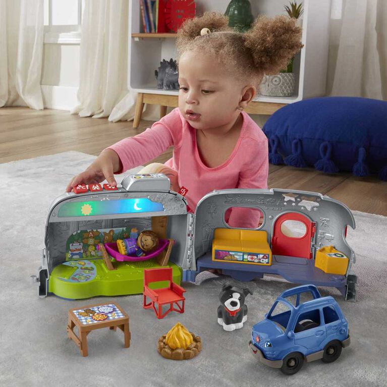 ​Fisher-Price Little People Light-Up Learning Camper - Multilanguage Edition